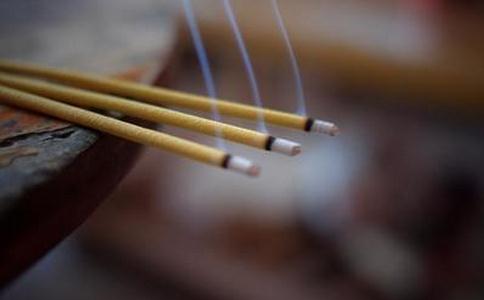 上香的規(guī)矩：初一十五上香有什么規(guī)矩？
